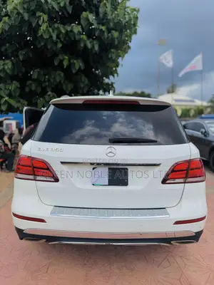 Mercedes-Benz GLE-Class GLE 350d 4MATIC 2017 White