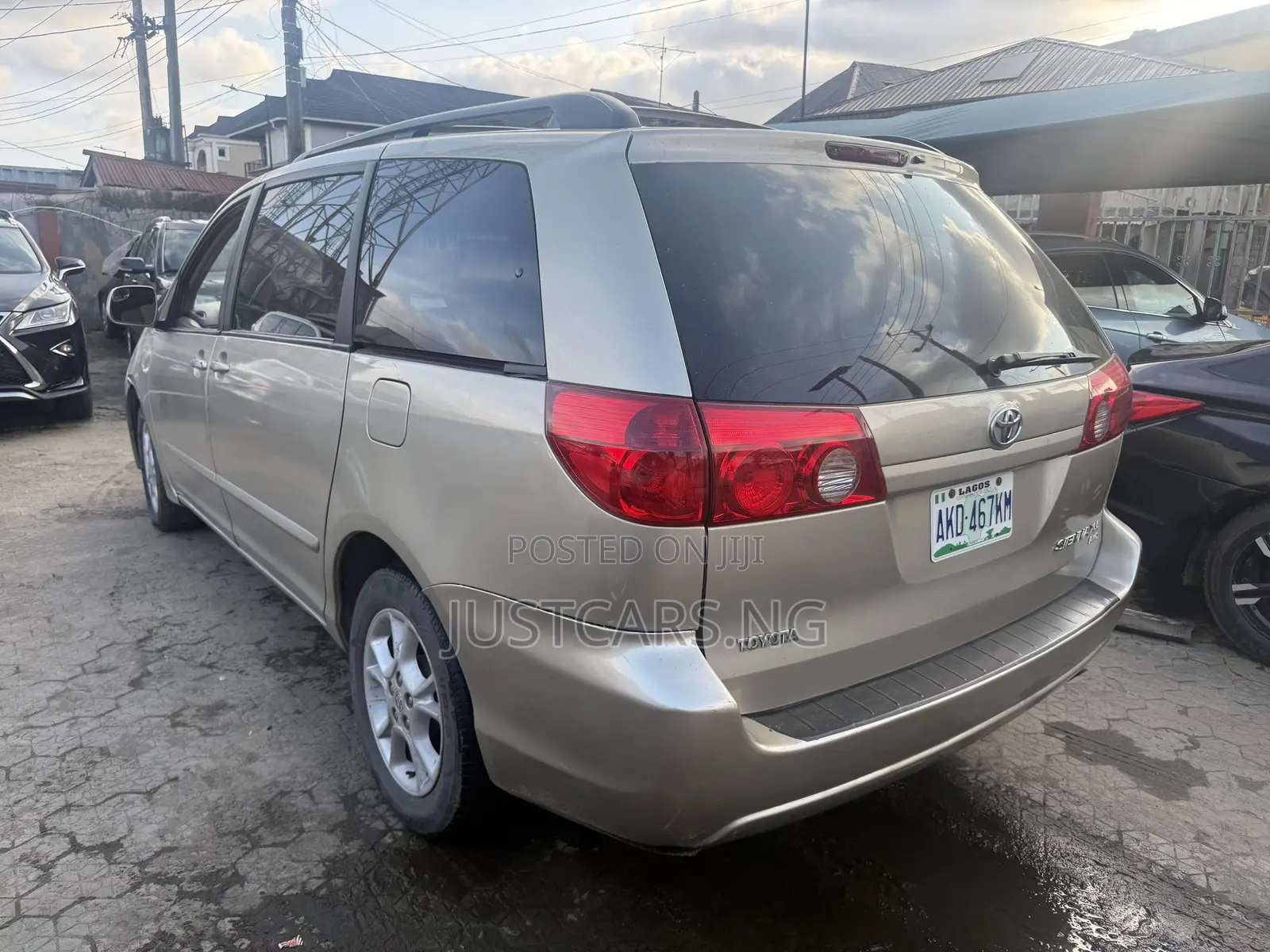 Toyota Sienna 2007 Gold