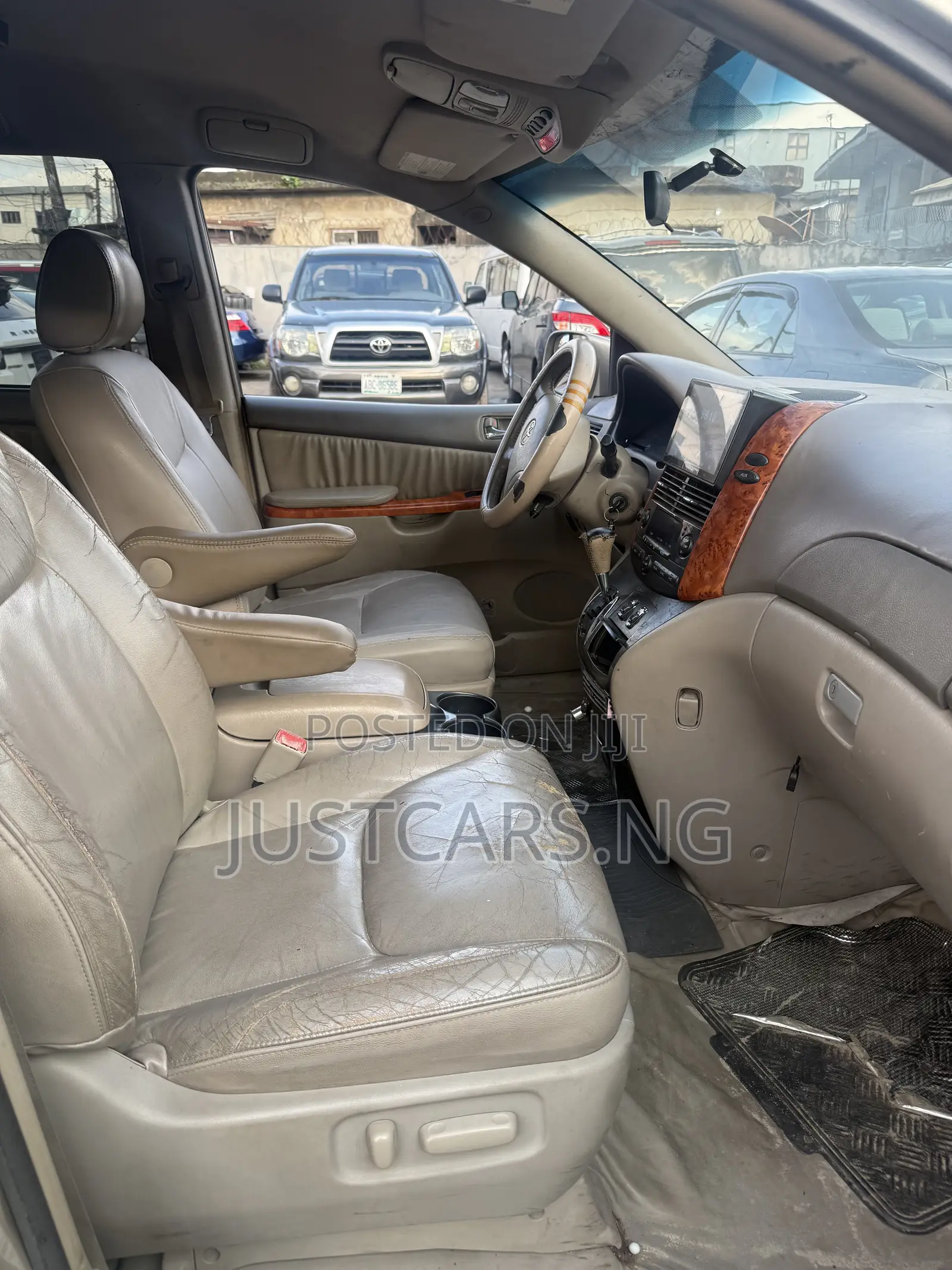 Toyota Sienna 2007 Gold