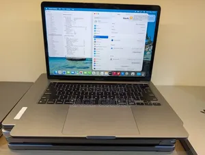 Laptop Apple MacBook Pro 2022 M2 8GB Apple M2 SSD 256GB