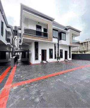 4bdrm Duplex in Lekki for sale