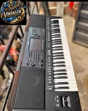 Yamaha PSR Sx700