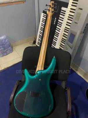 Ibanez SR305E
