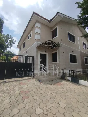 4bdrm Duplex in Garki for rent