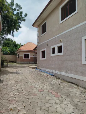 4bdrm Duplex in Garki for rent