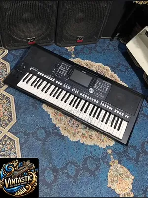 Yamaha PSR S975