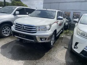 Toyota Hilux 2020 White