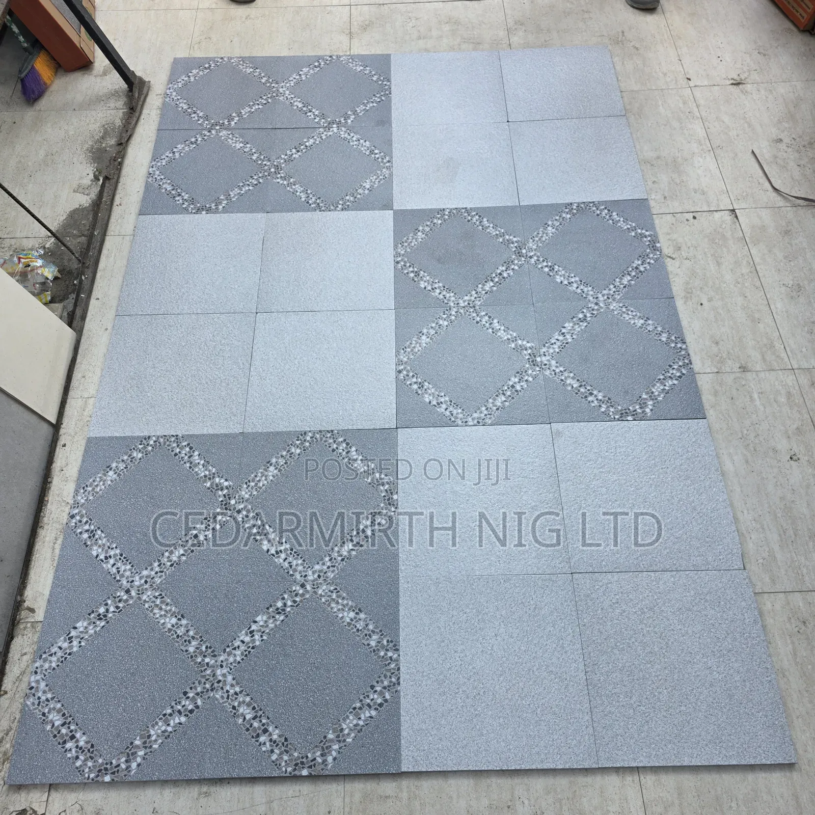Compound Floor Tiles Installation Patterns Using 40x40x15mm Mate Tiles