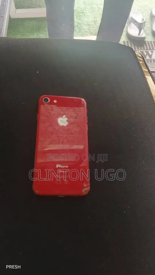 Apple iPhone 8 64 GB Red