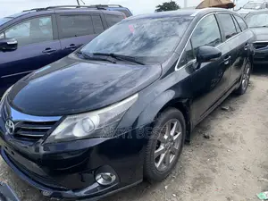 Toyota Avensis 2010 Black