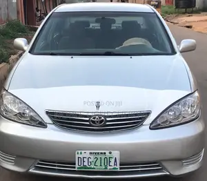 Toyota Camry LE 4dr Sedan (2.4L 4cyl 5A) 2005 Silver