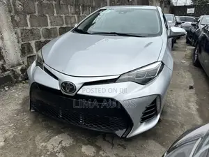 Toyota Corolla 2017 Silver