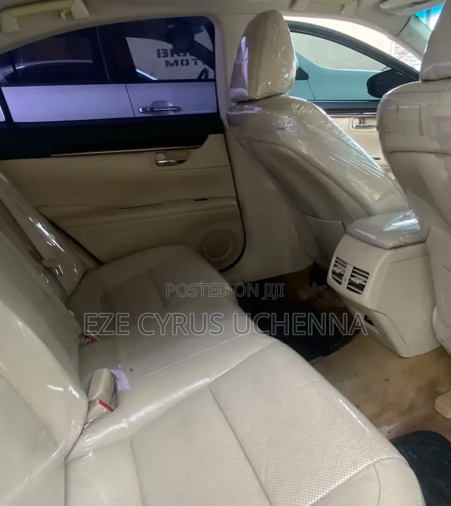 Lexus ES 2013 Gray