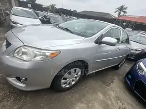Toyota Corolla 2010 Silver