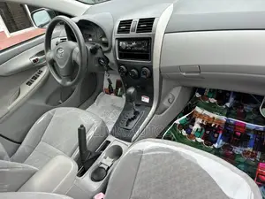 Toyota Corolla 2010 Silver