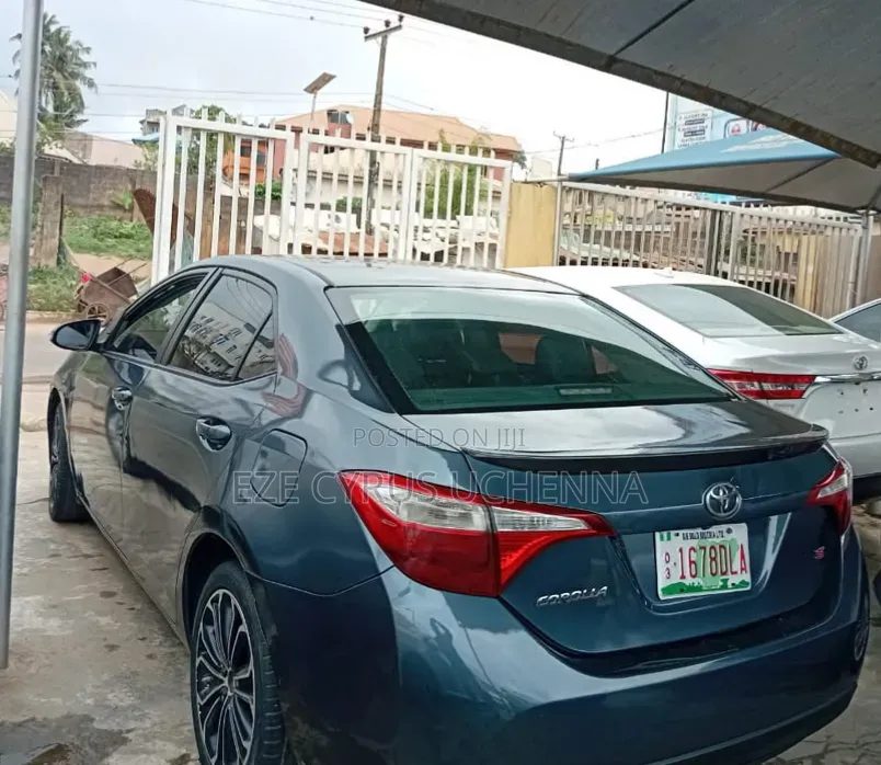 Toyota Corolla 2015 Gray