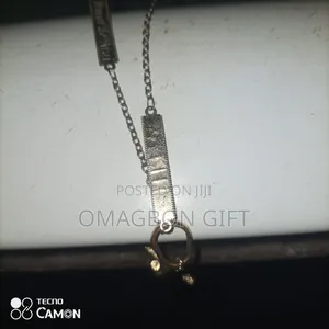 Title: Thrift Gold-Plated Double Bar Cross Necklace (Amor)