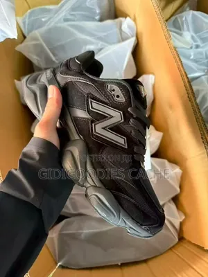 Men's New Balance Chunky Sneakers Size 41-45