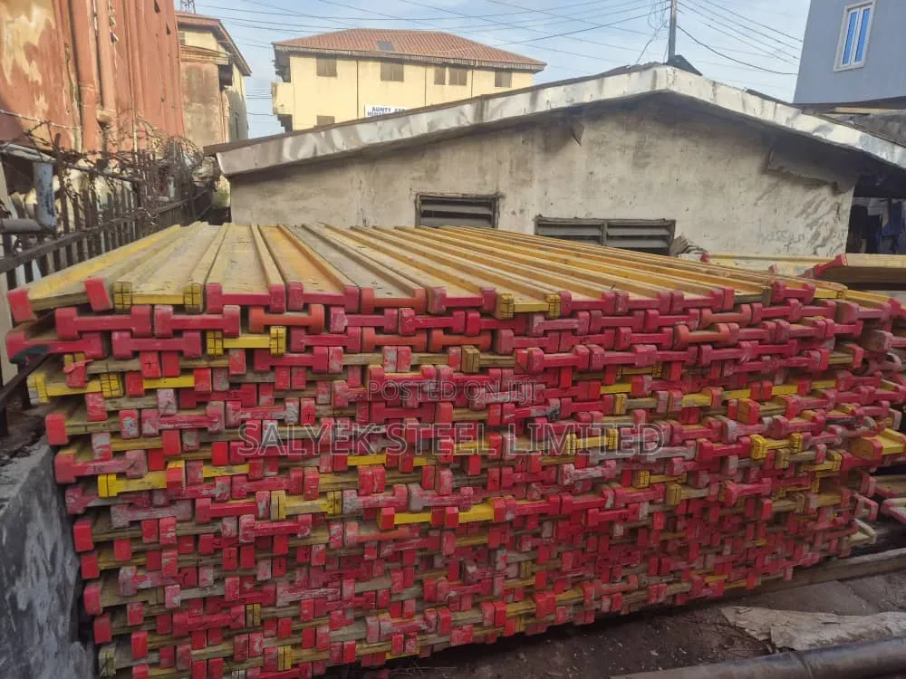 Doka Yellow Beam and Acrom Props