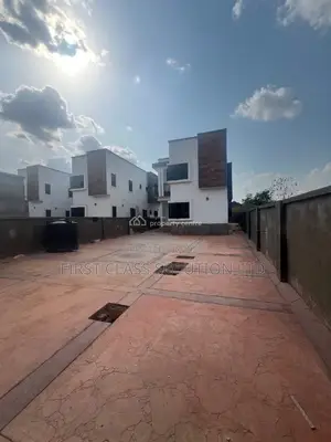 4bdrm Duplex in Enugu State for sale