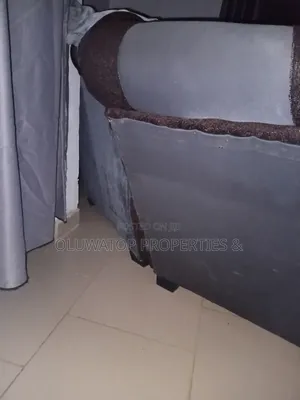 7 Sitters Chair