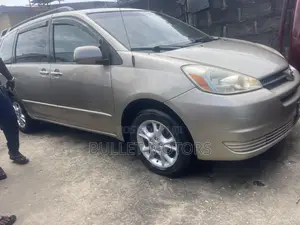 Toyota Sienna LE FWD 2006 Brown