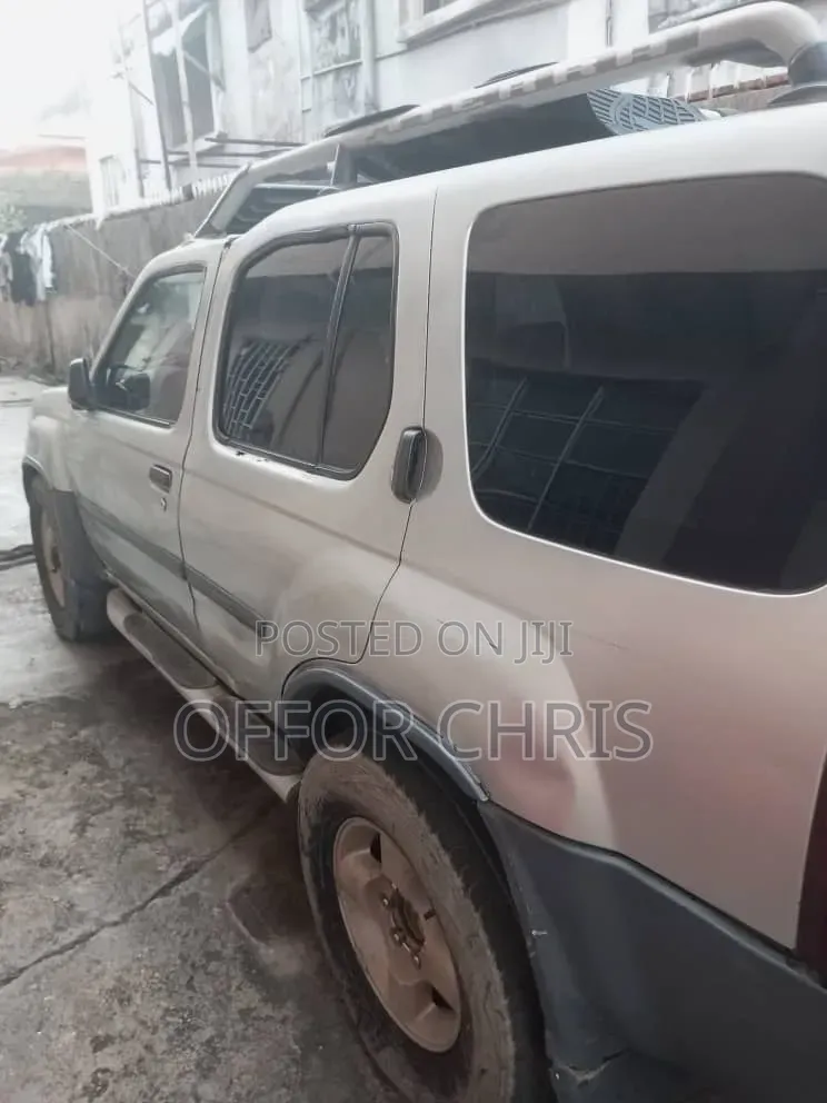 Nissan Xterra Automatic 2003 Silver