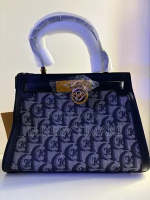 Chic Black Hand Bag