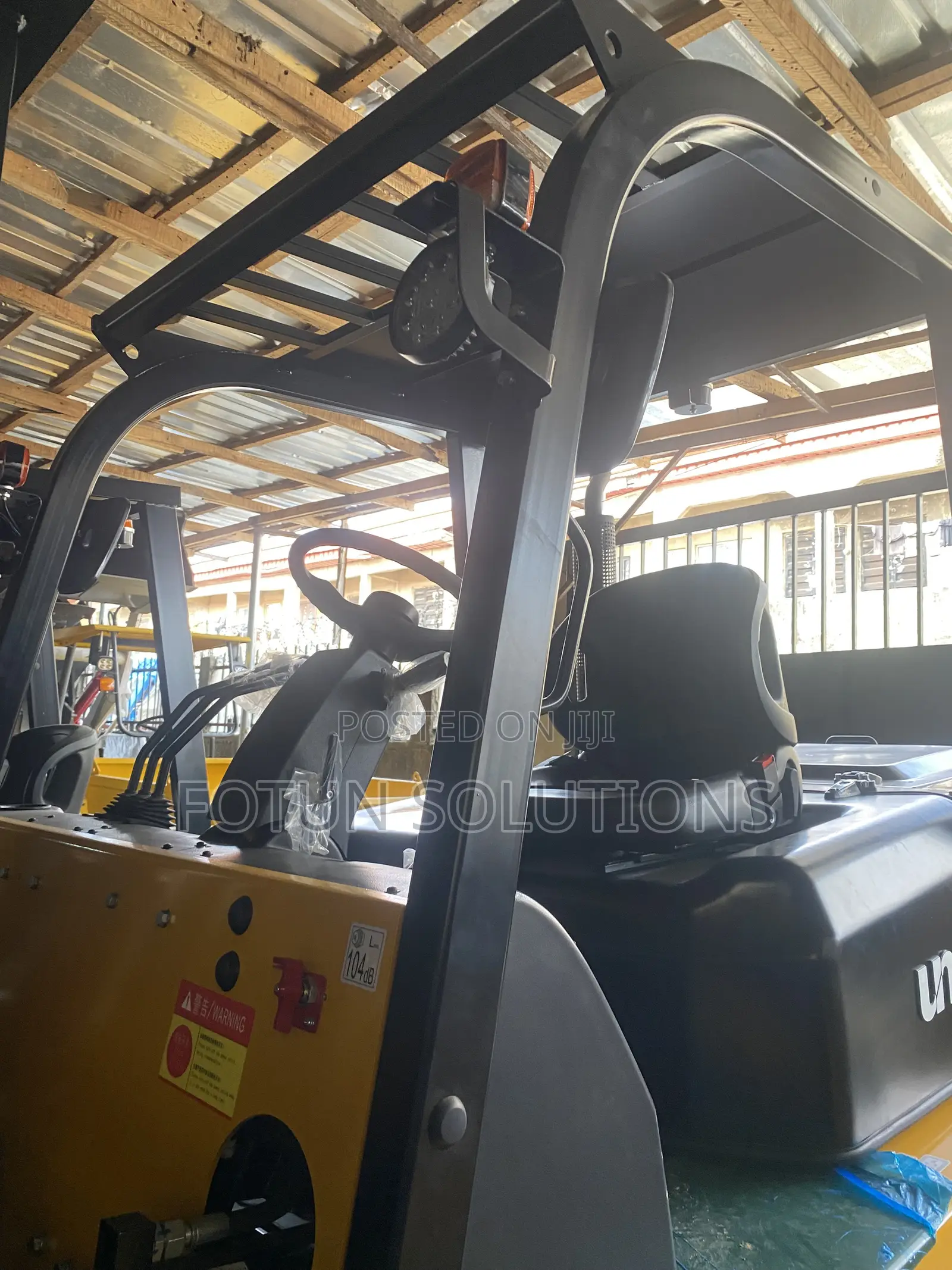 Fork Lift Mobile Machine
