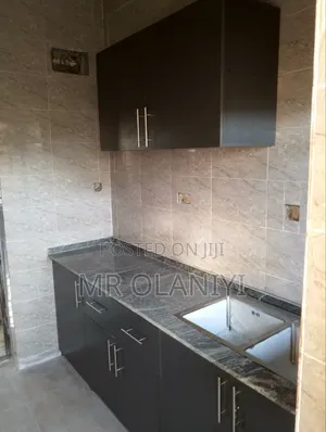 Kitchen Cabinett