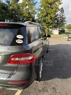 Mercedes-Benz M Class ML350 4MATIC 4dr SUV AWD (3.5L 6cyl 7A) 2015 Gray