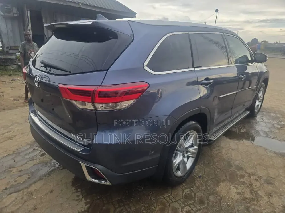 Toyota Highlander 2017 Blue