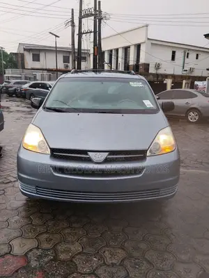 Toyota Sienna LE AWD 2005 Blue