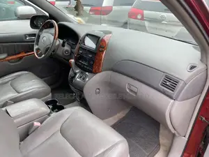 Toyota Sienna XLE Limited FWD 2006 Red