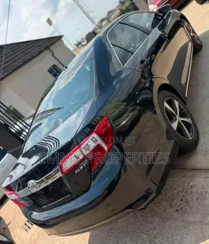 Toyota Camry XLE 4dr Sedan (2.5L 4cyl 6A) 2014 Black
