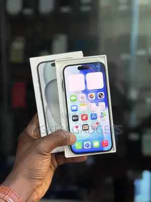 Apple iPhone 15 128 GB Green