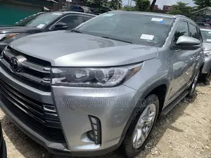 Toyota Highlander Limited 4dr SUV AWD (3.5L 6cyl 6A) 2015 Silver