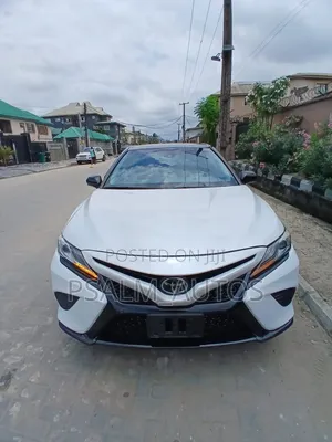 Toyota Camry 2019 White