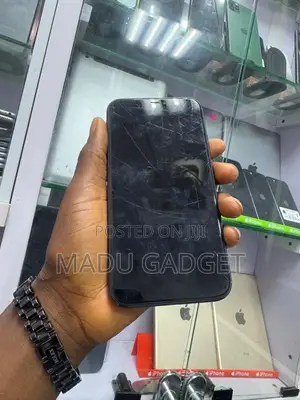 Apple iPhone 11 64 GB Black