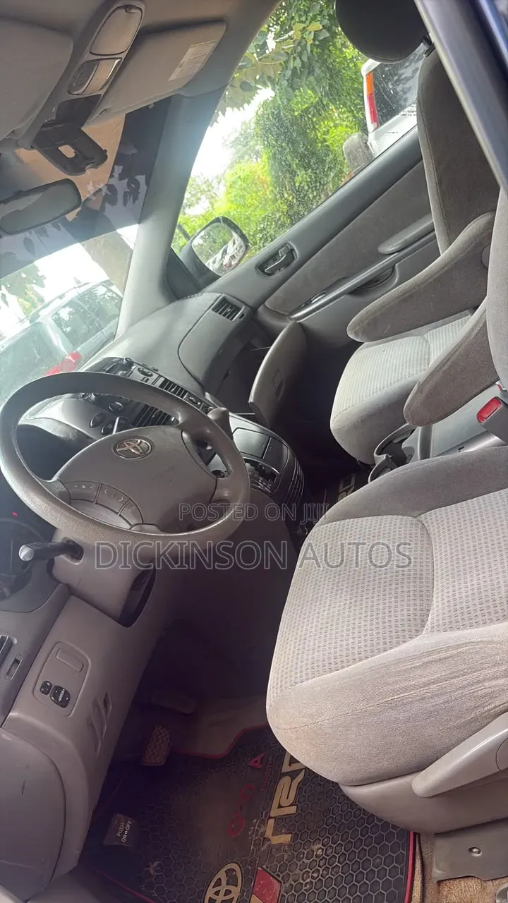 Toyota Sienna 2005 Blue