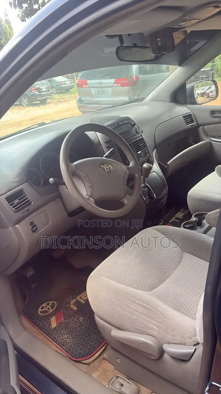 Toyota Sienna 2005 Blue