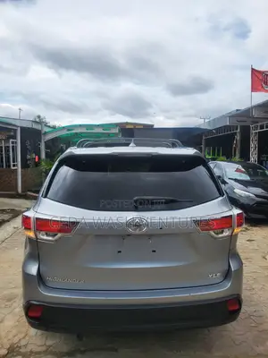 Toyota Highlander XLE V6 4x4 (3.5L 6cyl 6A) 2016 Silver