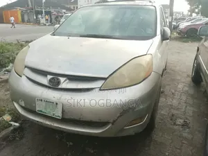 Toyota Sienna XLE 2007 Beige