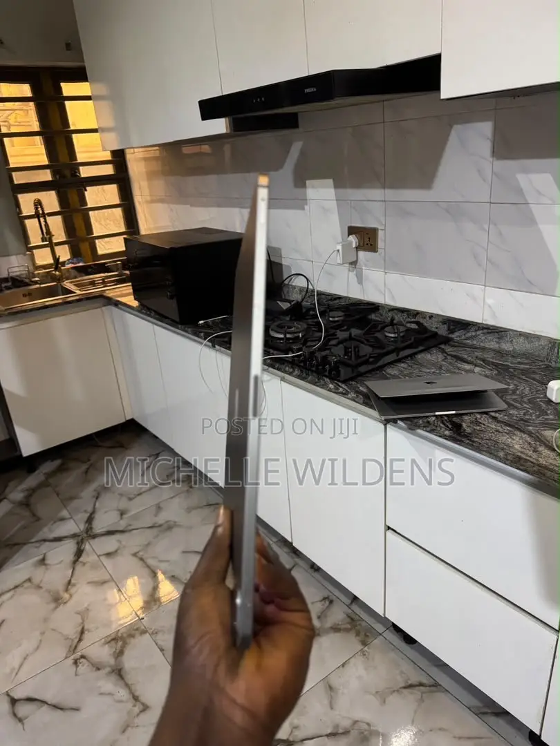 Apple iPad Pro 12.9 (2022) 128 GB Silver