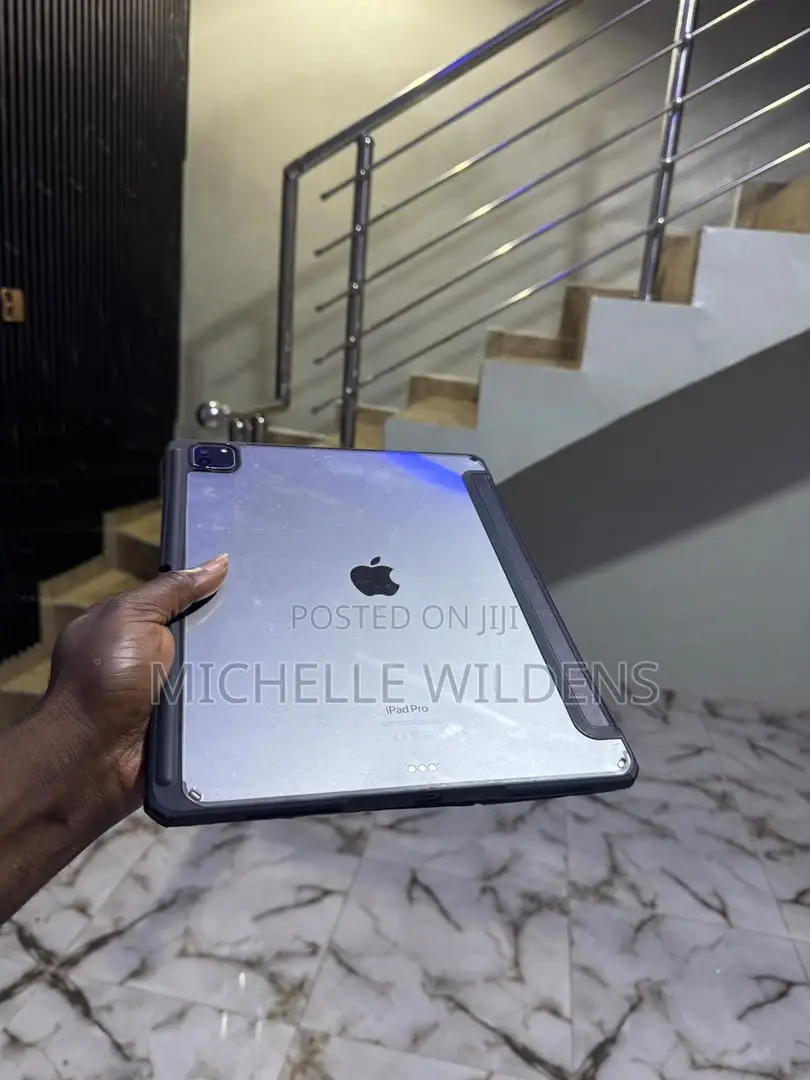 Apple iPad Pro 12.9 (2022) 128 GB Silver