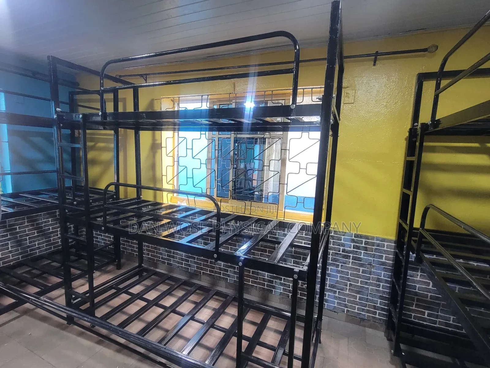 Hostel Bonk Three Deck