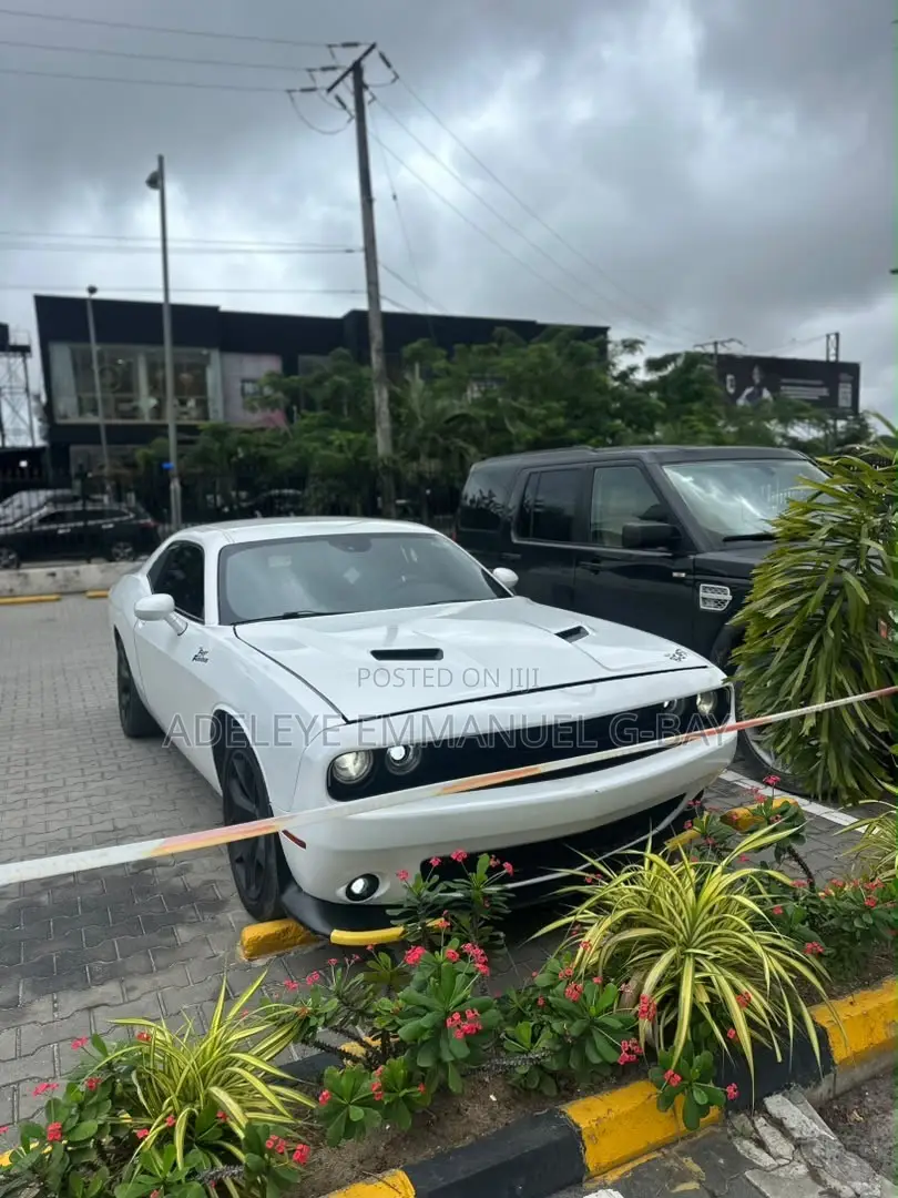 Dodge Challenger 2016 White