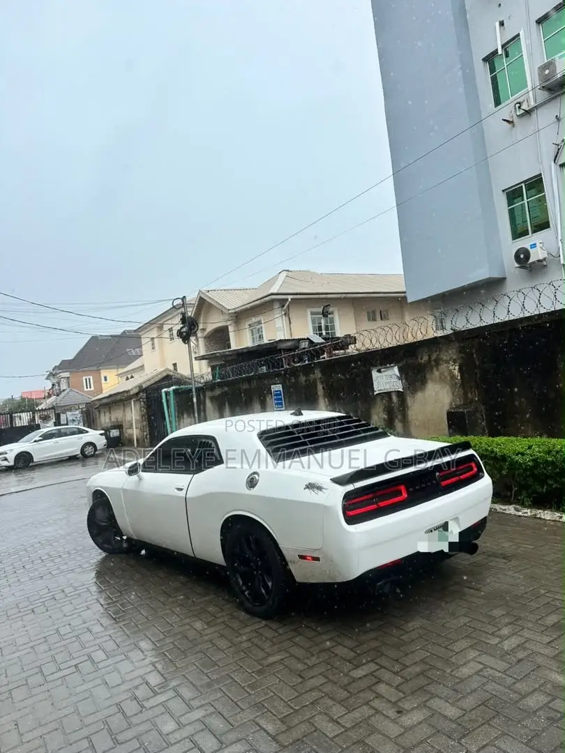 Dodge Challenger 2016 White