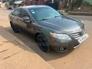 Toyota Camry XLE 4dr Sedan (2.5L 4cyl 6AM) 2010 Gray