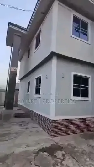 1bdrm Block of Flats in Ogheghe, Sapele Rd, Benin City for sale